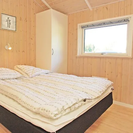 Nyaraló Beautiful Home In Aabenraa With Kitchen *