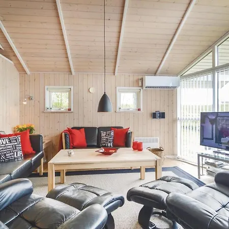 Nyaraló Beautiful Home In Aabenraa With Kitchen Aabenraa